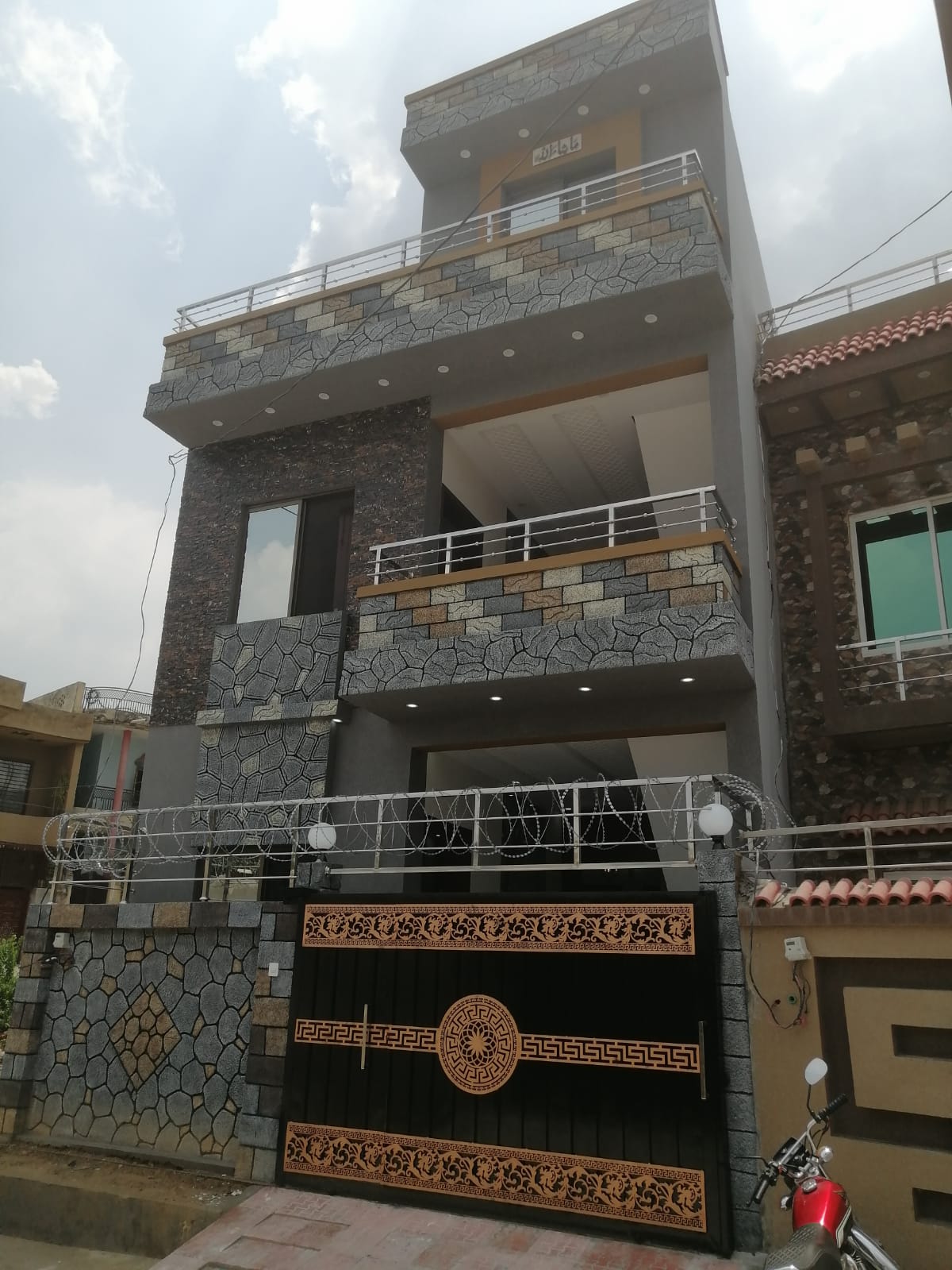 HOUSE  FOR SALE